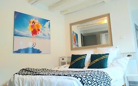 A La Grosse Armee - Dans Hotel Particulier, Hypercentre Avec Garage, Au Calme